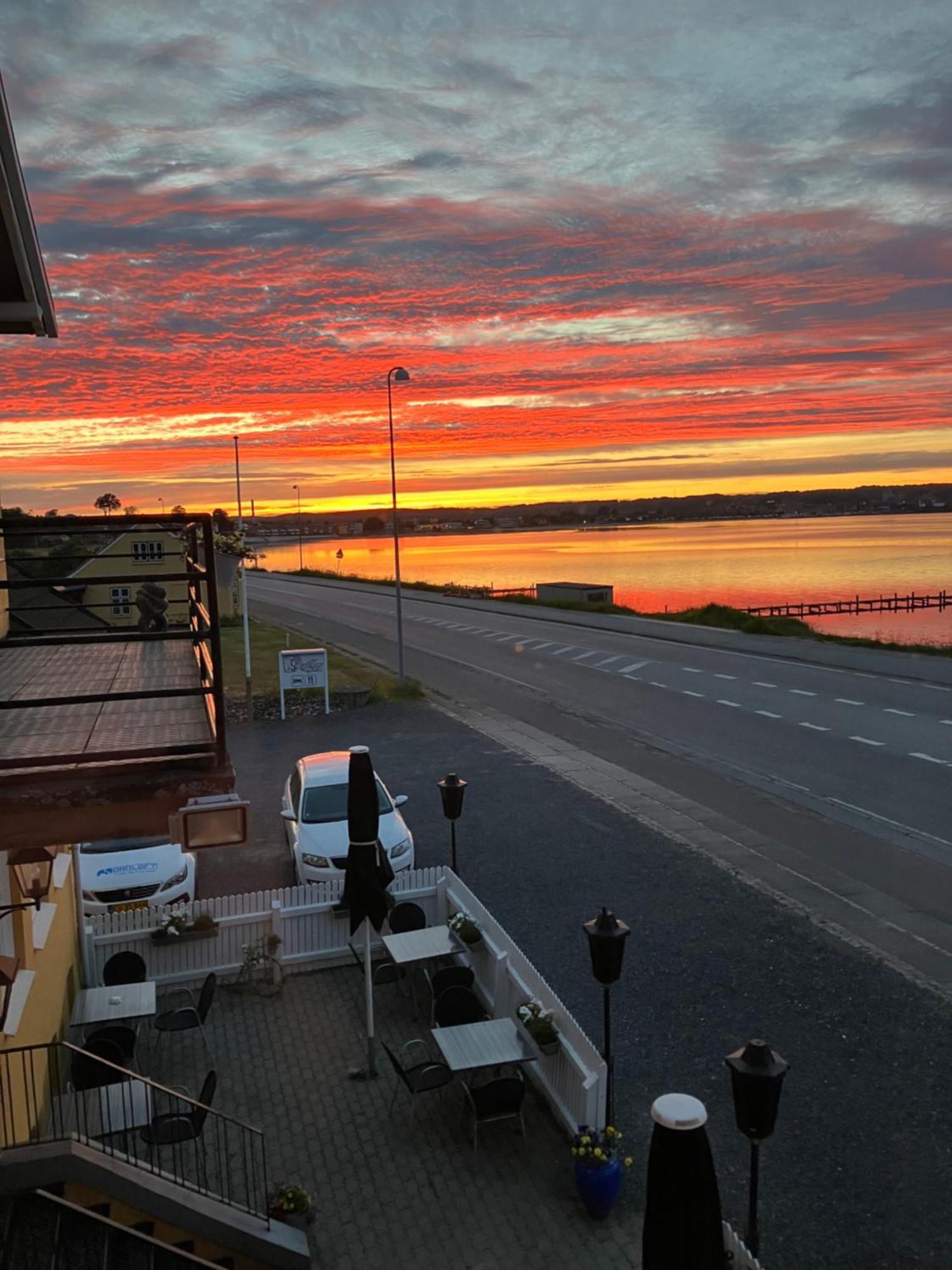 Solyst Kro- Restaurant Og Hotel I/S Aabenraa Exteriör bild