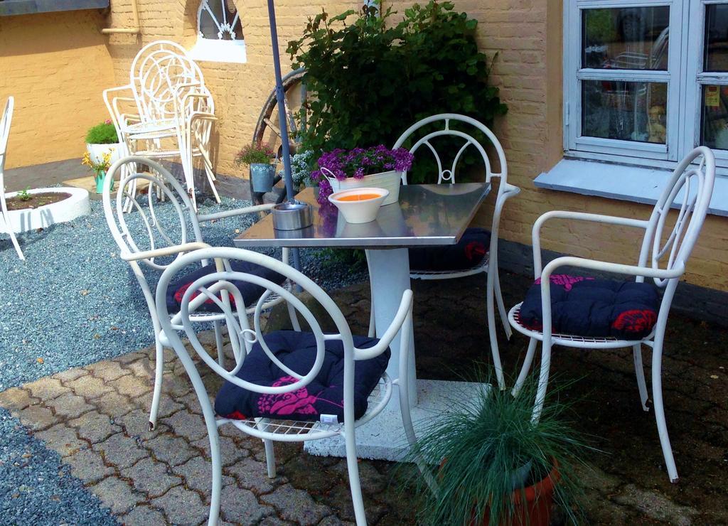 Solyst Kro- Restaurant Og Hotel I/S Aabenraa Exteriör bild