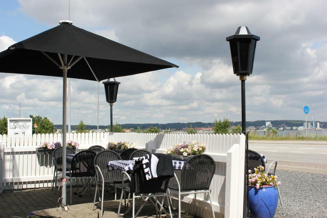 Solyst Kro- Restaurant Og Hotel I/S Aabenraa Exteriör bild